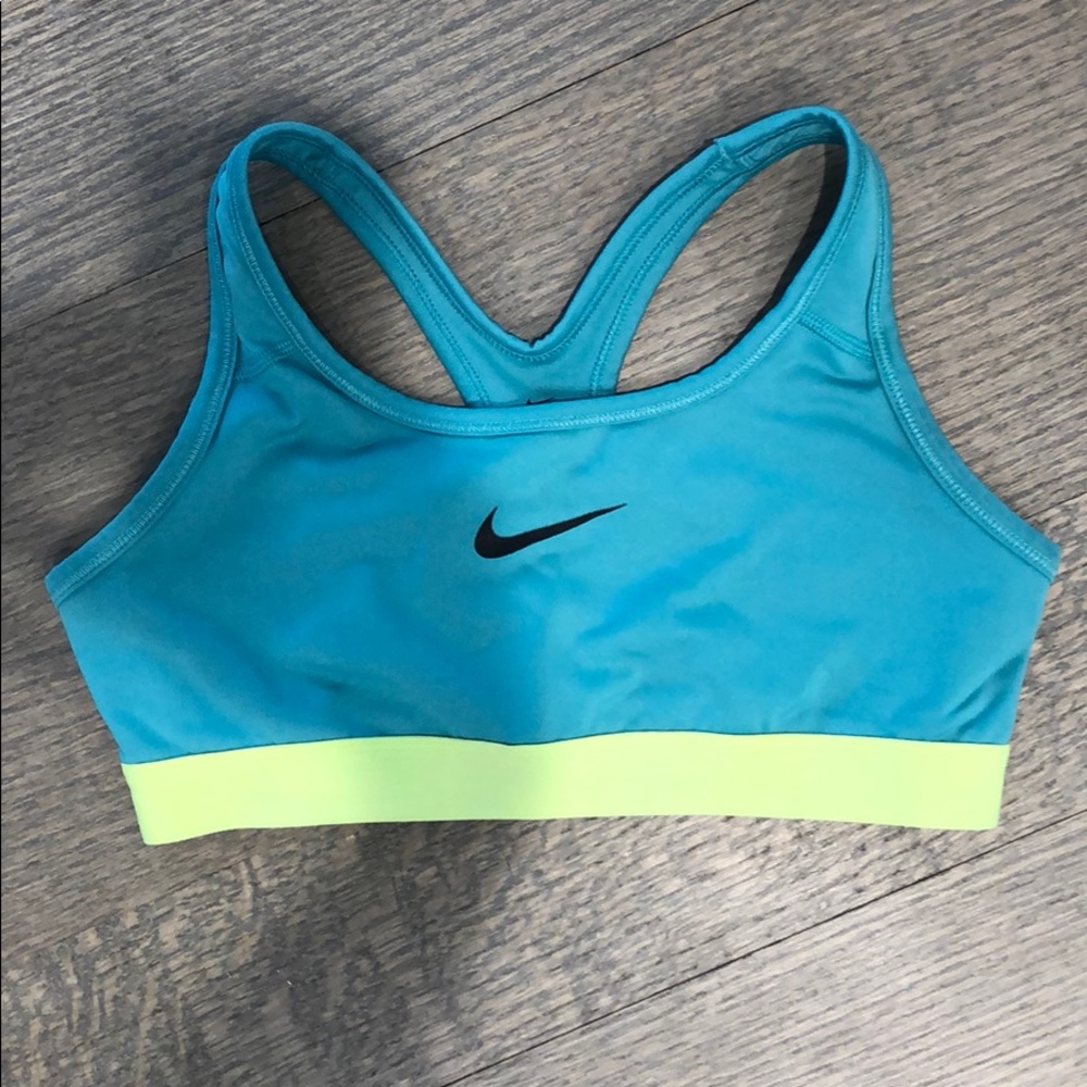 Nike green sports bra girls large (women’s xs)